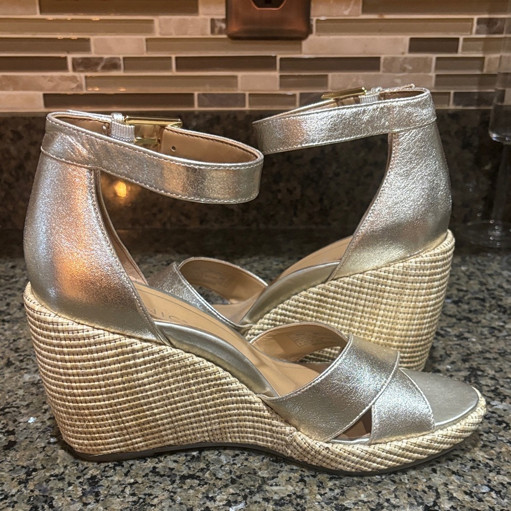 Vionic Metallic Wedge heel Sandals NEW - Picture 6 of 9